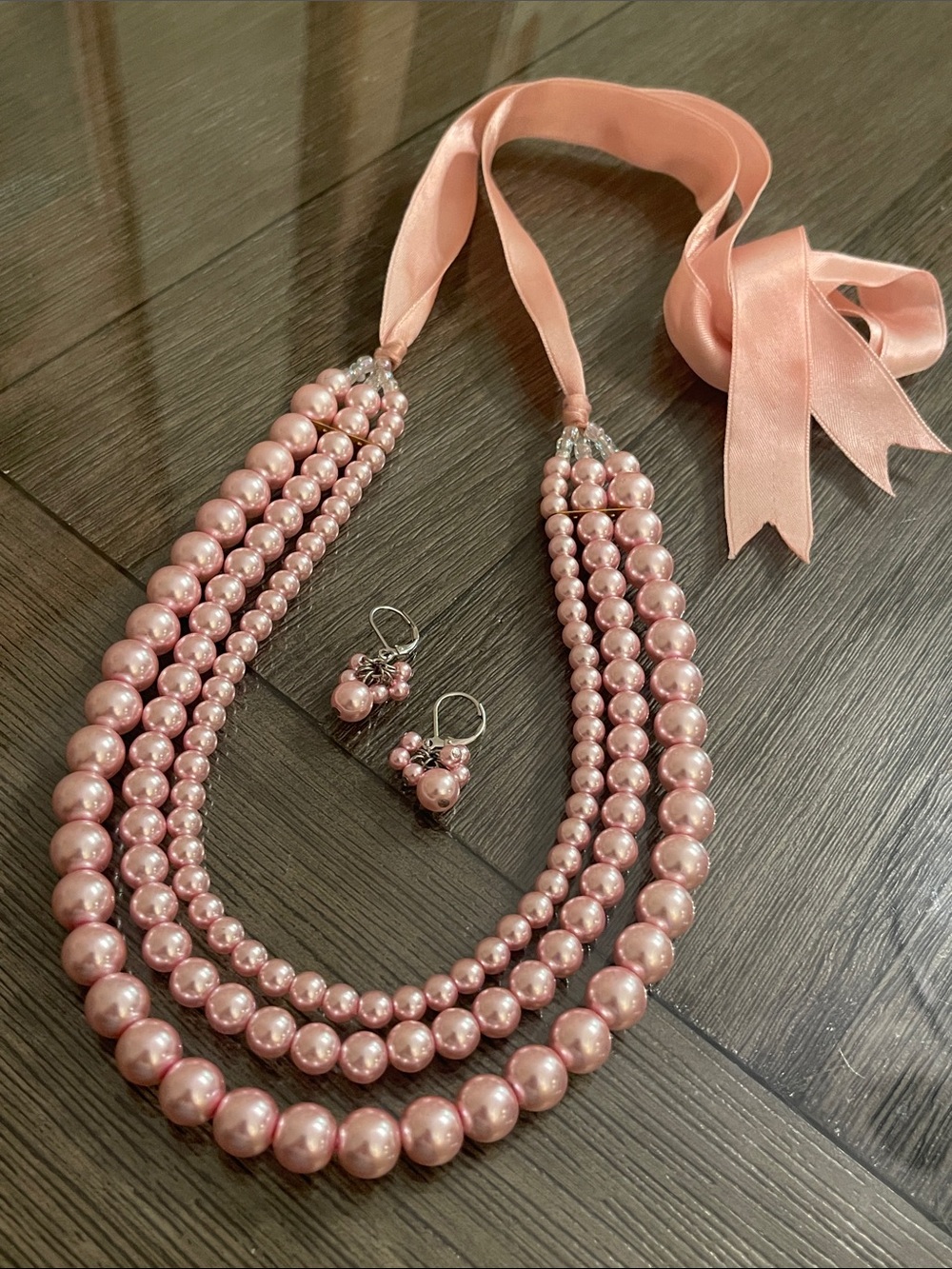 STUNNING MULTI-STRAND PINK GLASS PEARL JEWELRY SET with Ribbon Clasp
